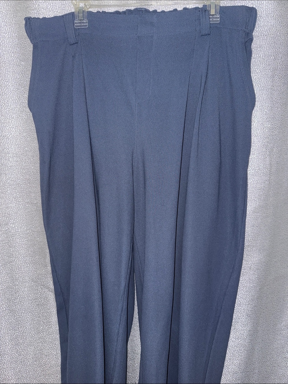 HALARA Navy High-Waist Pleated Trousers